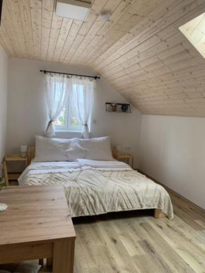 Penzion Pod pecí, Lenóra